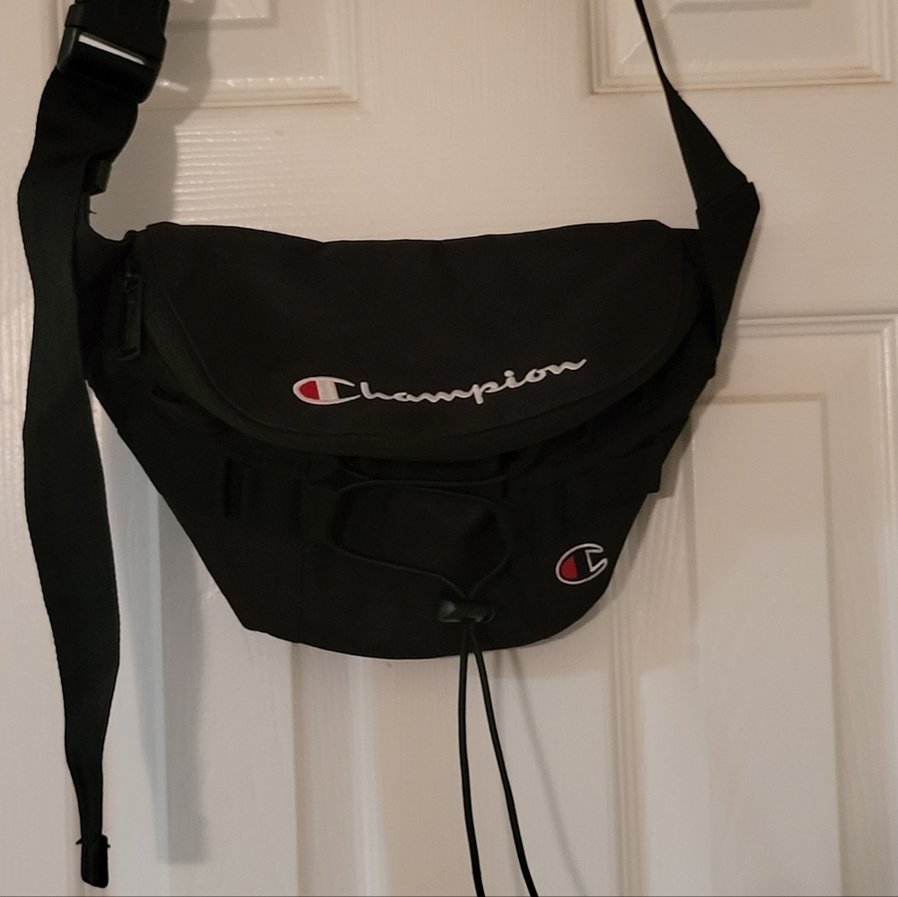 Champion cross body